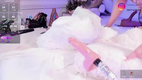 Snapshot of emma_kell chatting on 03.08.25 Emma online show from 03.08.25