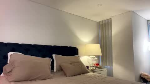 Snapshot of emma_lu1 chatting on 12.10.24 emma_lu1 online show from 12.10.24