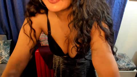 Snapshot of emma_luxy chatting on 02.05.25  emma luxy online show from 02.05.25