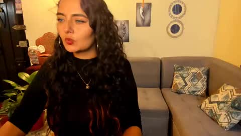 Snapshot of emma_luxy chatting on 02.20.25  emma luxy online show from 02.20.25