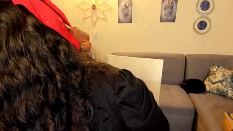 Snapshot of emma_luxy chatting on 02.22.25  emma luxy online show from 02.22.25