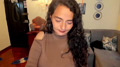 Snapshot of emma_luxy chatting on 03.04.25  emma luxy online show from 03.04.25