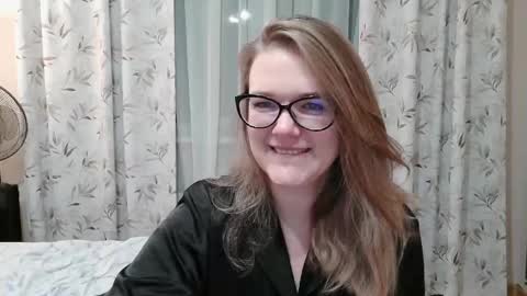 Snapshot of emma_misty_ chatting on 12.02.25 emma_misty_ online show from 12.02.25