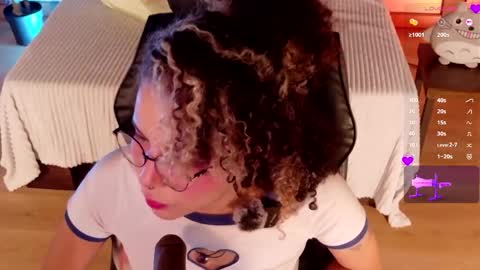 Snapshot of emma_nakamura chatting on 05.12.26 online show from 05.12.26
