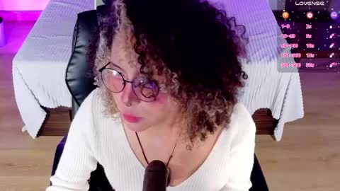 Snapshot of emma_nakamura chatting on 05.15.26 online show from 05.15.26