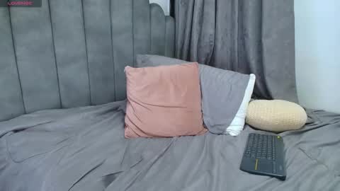 Snapshot of emma_saenz01 chatting on 05.14.26 emma_saenz01 online show from 05.14.26