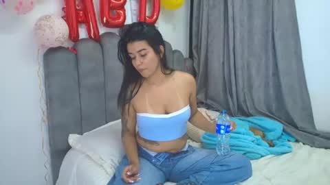 Snapshot of emma_saenz01 chatting on 06.15.26 emma_saenz01 online show from 06.15.26