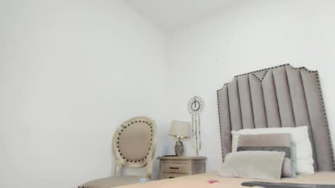 emma scott 7 online show from 12.03.25