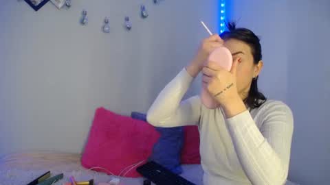 Snapshot of emma_sweethot chatting on 08.03.26 Emma Black online show from 08.03.26