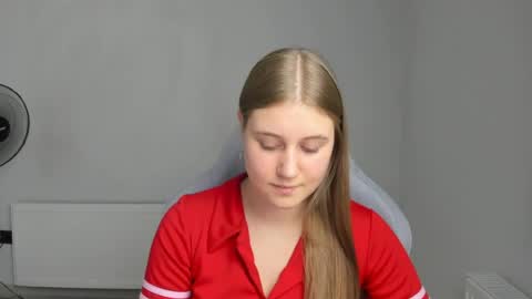 Snapshot of emma_sweettyy chatting on 07.21.26 Emma online show from 07.21.26