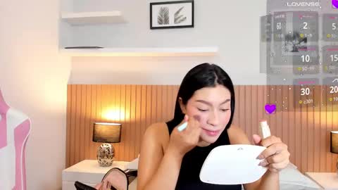 Snapshot of emma_walton_ chatting on 11.23.25 online show from 11.23.25