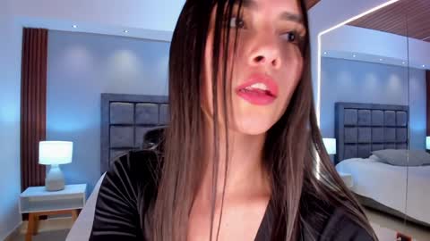 Snapshot of emmaa_robertts chatting on 12.19.24 Emma Everyday From 0530 to 1430 Col Time online show from 12.19.24