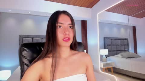 Snapshot of emmaa_robertts chatting on 01.03.25 Emma Everyday From 0530 to 1430 Col Time online show from 01.03.25