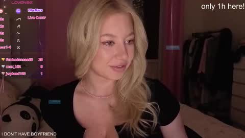 Snapshot of emmaandjake chatting on 02.15.26 emmaandjake online show from 02.15.26