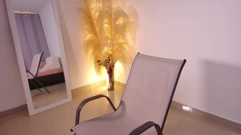 Snapshot of emmabeecker_ chatting on 11.13.25 Emma online show from 11.13.25