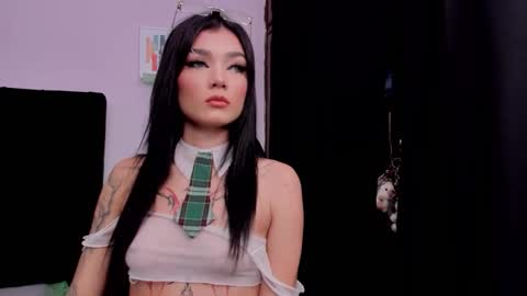 Emma  online show from 11.21.25