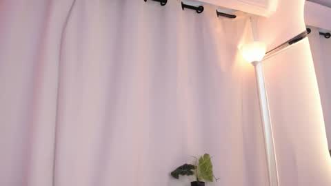 emmaclark_1 online show from 11.28.25