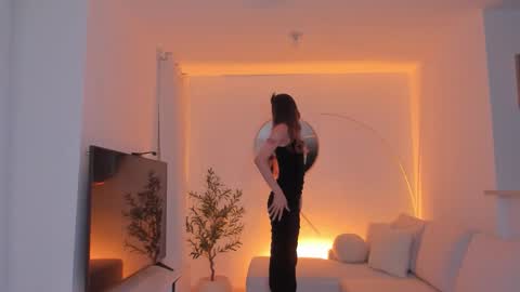 Snapshot of emmacorrea chatting on 10.30.25 Emma voger online show from 10.30.25