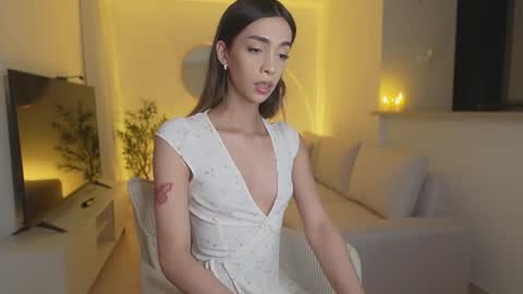 Snapshot of emmacorrea chatting on 12.04.25 Emma voger online show from 12.04.25