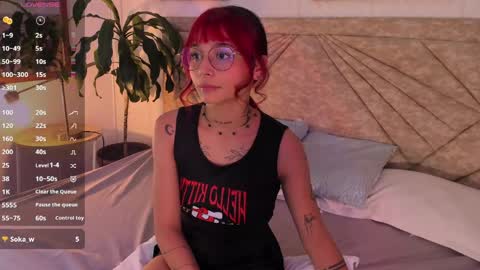 Snapshot of emmaduff_ chatting on 05.07.26 online show from 05.07.26
