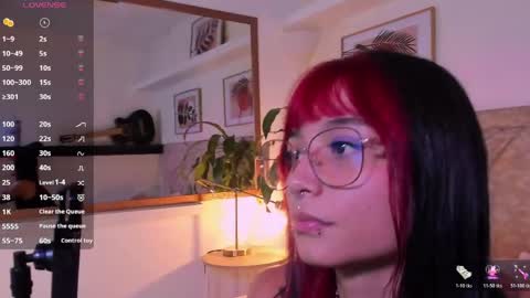 Snapshot of emmaduff_ chatting on 05.17.26 online show from 05.17.26