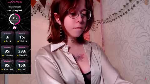 Snapshot of emmae__ chatting on 01.04.25 Emma online show from 01.04.25