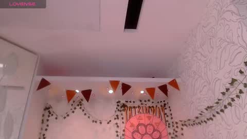 Snapshot of emmae__ chatting on 01.13.25 Emma online show from 01.13.25