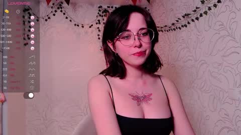 Snapshot of emmae__ chatting on 01.20.25 Emma online show from 01.20.25