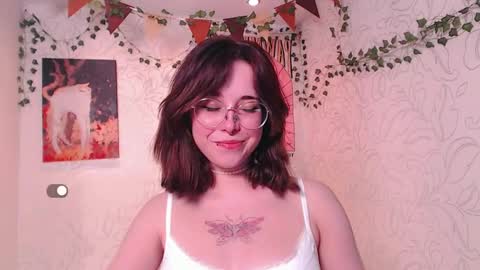 Snapshot of emmae__ chatting on 02.18.25 Emma online show from 02.18.25