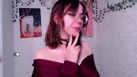 Snapshot of emmae__ chatting on 02.23.25 Emma online show from 02.23.25