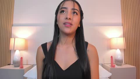 emmaespencer  online show from 04.25.26