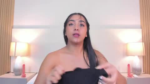 emmaespencer  online show from 04.25.26