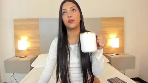 Snapshot of emmaespencer chatting on 06.24.26 emmaespencer online show from 06.24.26