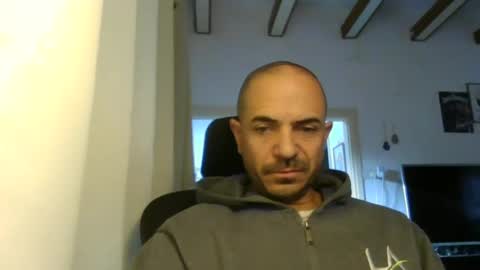 Ariel online show from 12.04.24