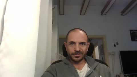 Snapshot of emmagold123 chatting on 12.09.24 Ariel online show from 12.09.24