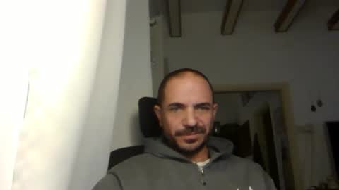 Snapshot of emmagold123 chatting on 12.15.24 Ariel online show from 12.15.24