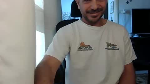 Snapshot of emmagold123 chatting on 01.09.25 Ariel online show from 01.09.25