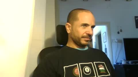 Snapshot of emmagold123 chatting on 02.08.25 Ariel online show from 02.08.25