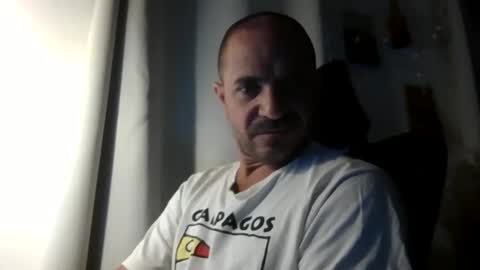 Snapshot of emmagold123 chatting on 10.19.25 Ariel online show from 10.19.25