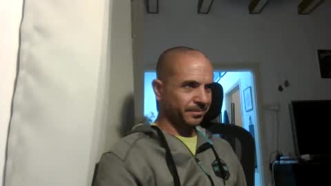 Snapshot of emmagold123 chatting on 11.02.25 Ariel online show from 11.02.25