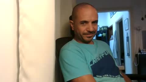 Snapshot of emmagold123 chatting on 11.15.25 Ariel online show from 11.15.25