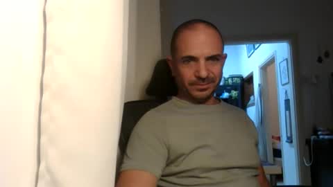 Snapshot of emmagold123 chatting on 11.19.25 Ariel online show from 11.19.25