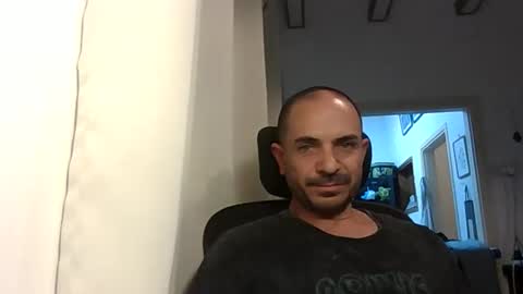 Snapshot of emmagold123 chatting on 12.04.25 Ariel online show from 12.04.25