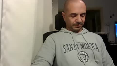 Snapshot of emmagold123 chatting on 12.13.25 Ariel online show from 12.13.25