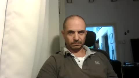 Snapshot of emmagold123 chatting on 12.15.25 Ariel online show from 12.15.25