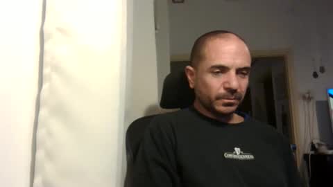 Snapshot of emmagold123 chatting on 12.21.25 Ariel online show from 12.21.25