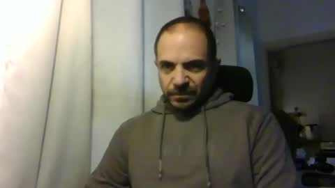 Snapshot of emmagold123 chatting on 04.03.26 Ariel online show from 04.03.26