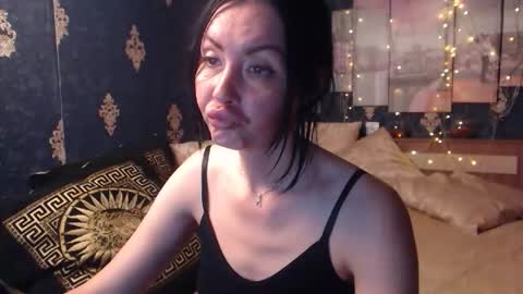 Snapshot of emmagoldx chatting on 10.24.25 EmmaGoldX online show from 10.24.25