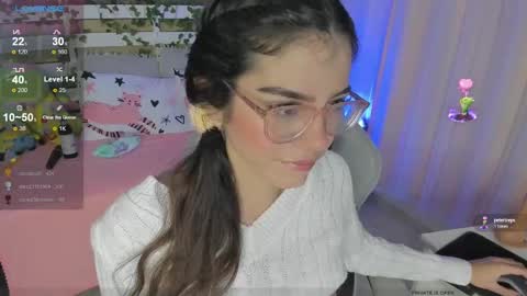 Snapshot of emmalopez001 chatting on 12.14.24 emmalopez001 online show from 12.14.24