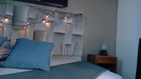 Snapshot of emmalou__ chatting on 02.09.26 E M M A online show from 02.09.26